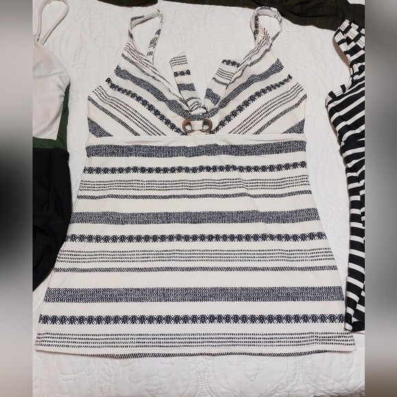 Lot of 4 Swim Tops - Kona Sol, Tommy Bahama, Merona, Mossimo Women's Swim Bundle - Picture 4 of 10